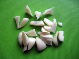 garlic for hummus